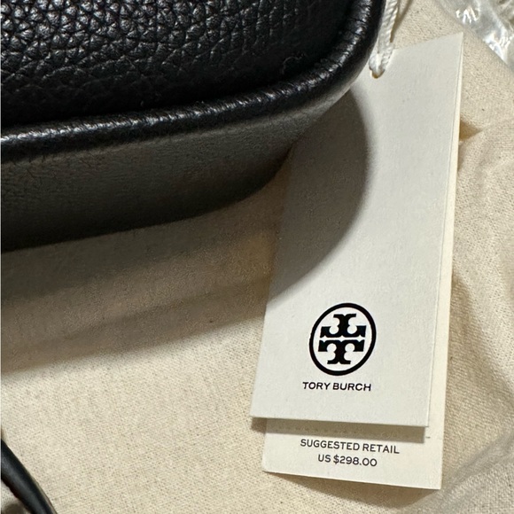 Sold*Authentic Tory Burch Perry Bombe Camera bag - Picture 6 of 8